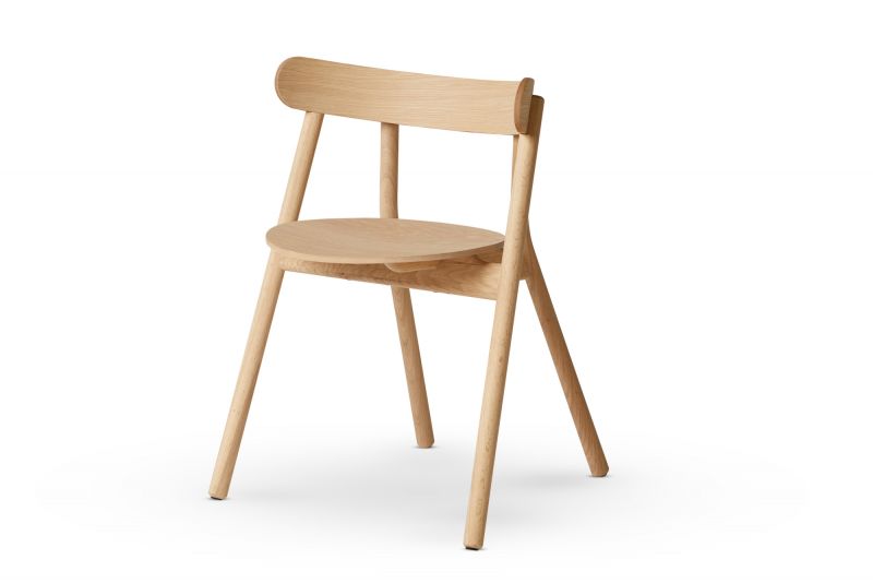 Oaki Stuhl aus Eiche, skandinavisches Design. Holzstuhl mit runder Sitzfläche und Rückenlehne.